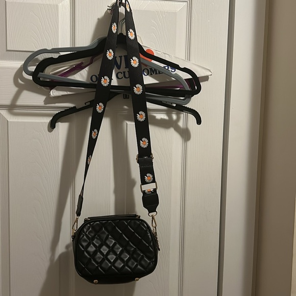 Nice purse - Picture 2 of 3